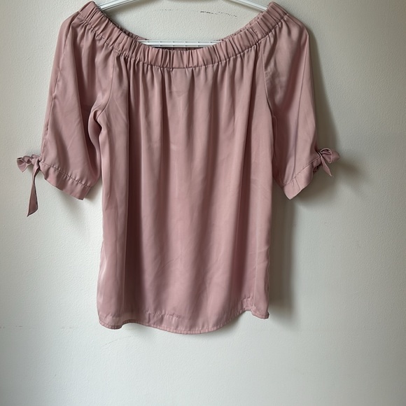 H&M off the shoulder top - Picture 2 of 3